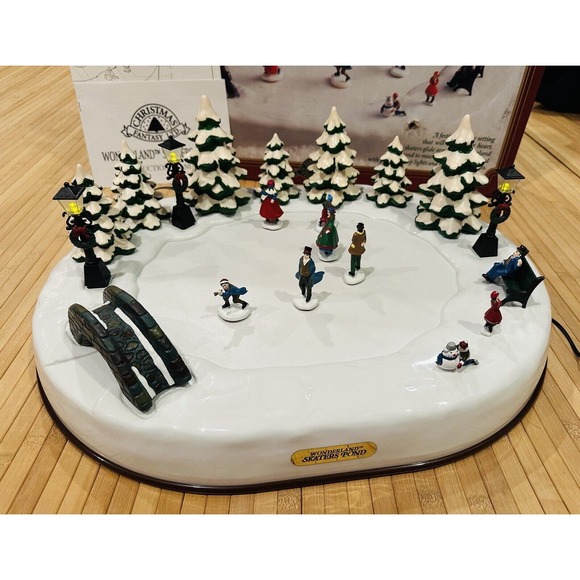 VINTAGE 1996 Christmas Fantasy LTD Wonderland Skaters Pond 8 Songs W/Box Tested - Picture 3 of 16